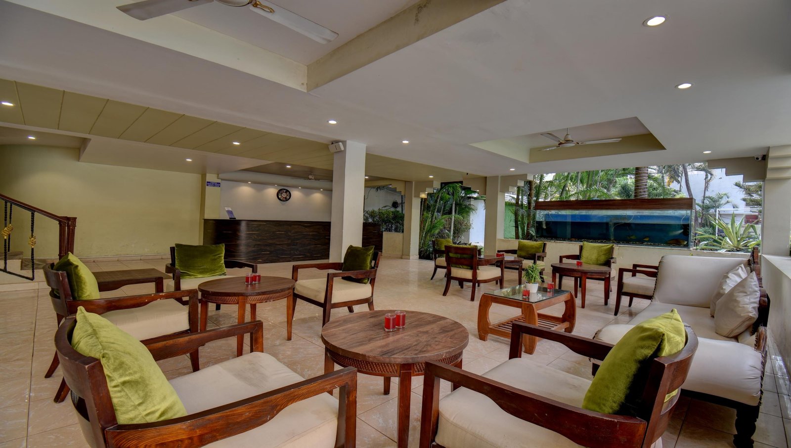 Indoor Lounge - photo 3