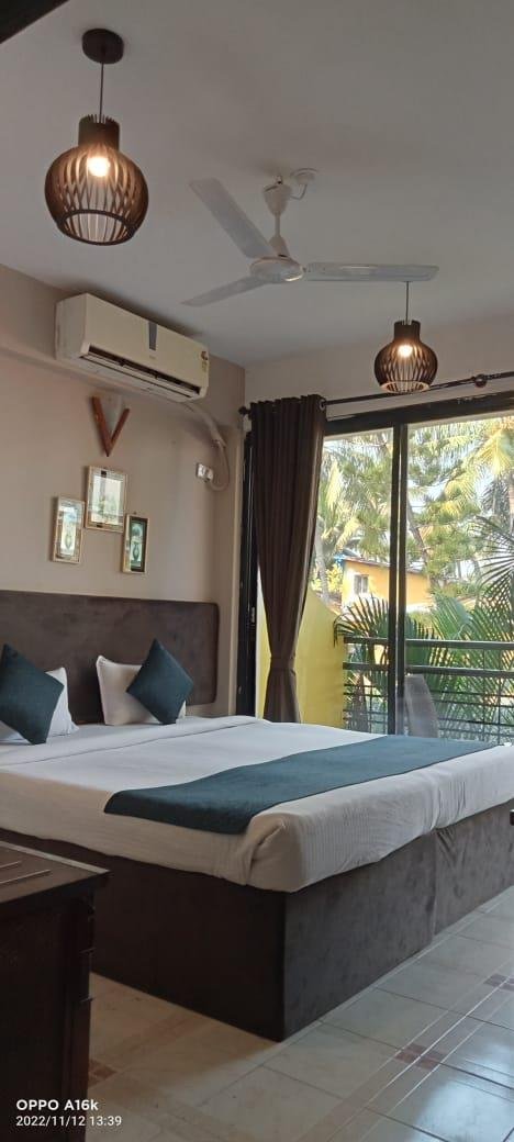 Deluxe Balcony Room - photo 3