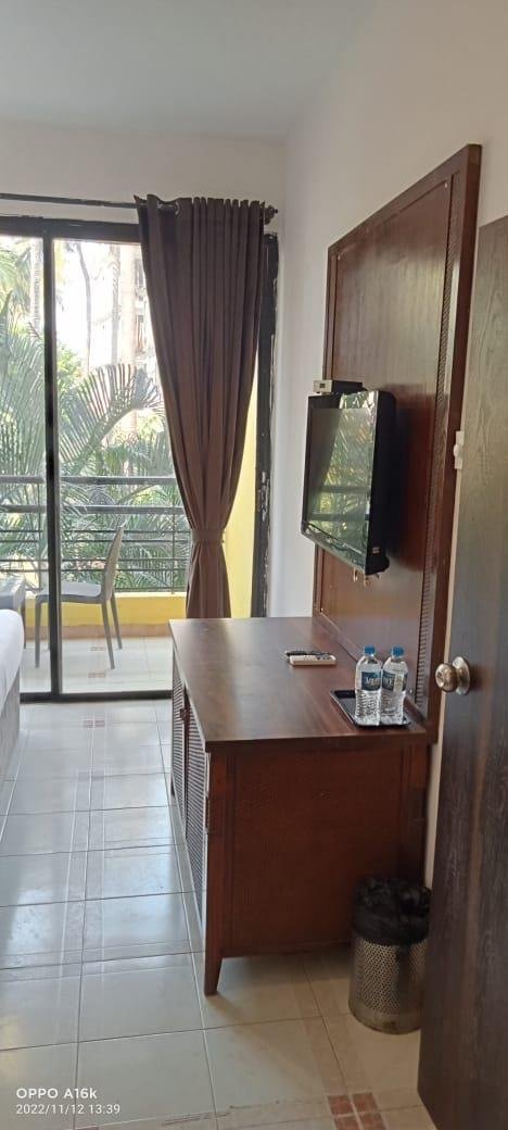 Deluxe Balcony Room - photo 4