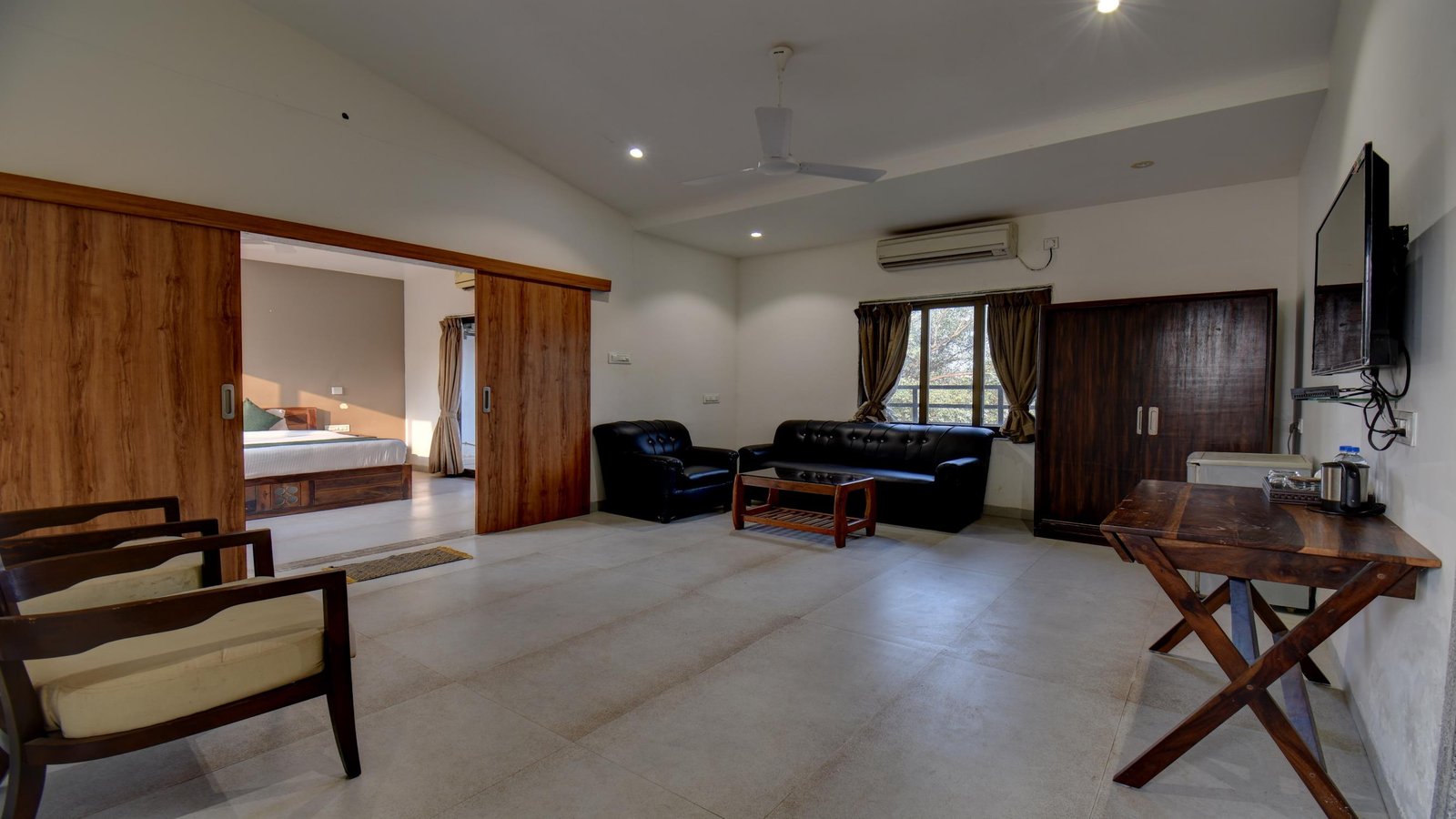 Spacious Suite Room - photo 1